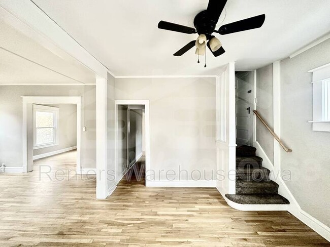 Photo - 3114 School St