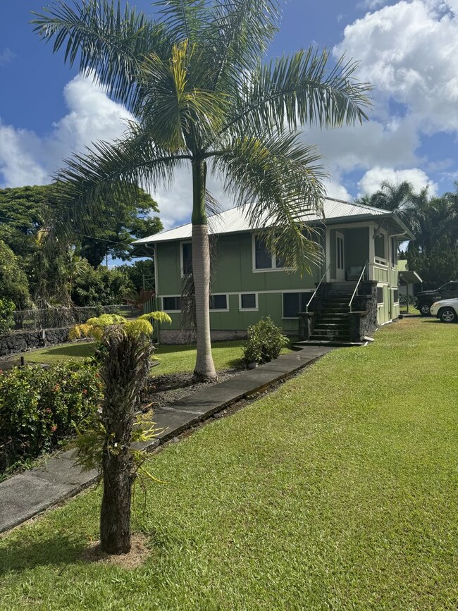 Charming Plantation-Style Home in Hilo - Charming Plantation-Style Home in Hilo