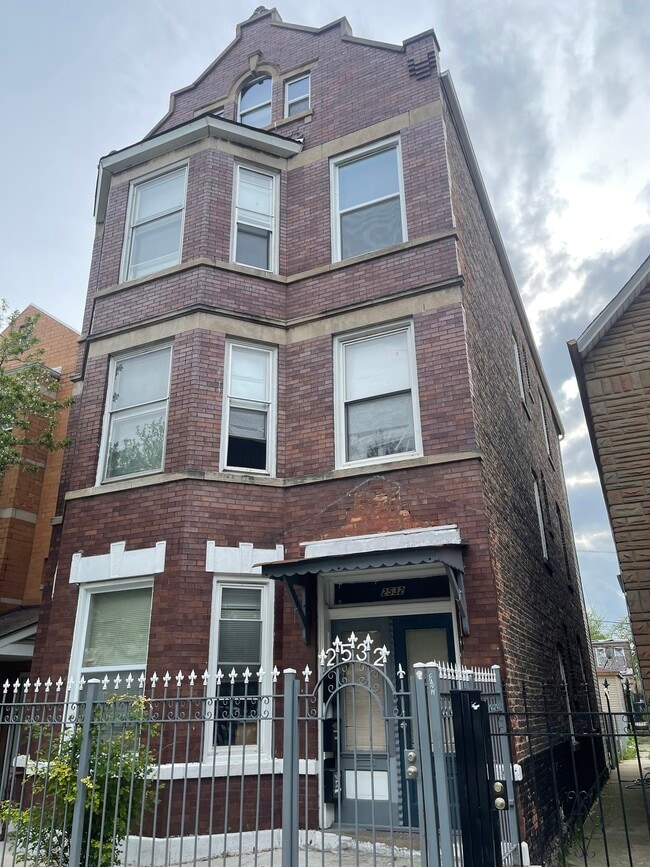 Photo - 2532 S Albany Ave Unit 2