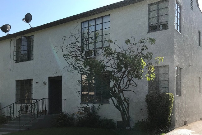 Photo - 1237 N Detroit St Unidad 1239-3