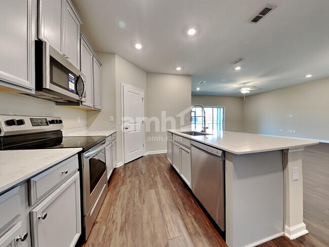 Photo - 172 Hemlock Point