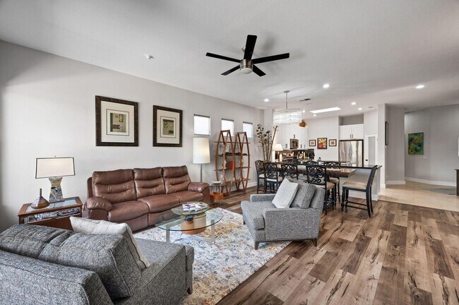 Photo - 105 N Kavenish Dr