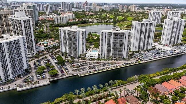 Building Photo - 3701 N Country Club Dr Unit 606