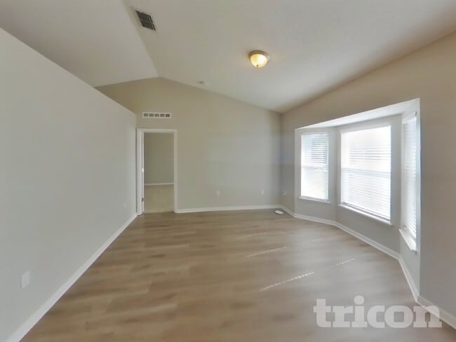 Photo - 13389 Dunbar St