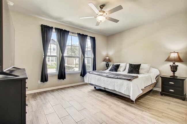 1624 Coral Sunrise Trl