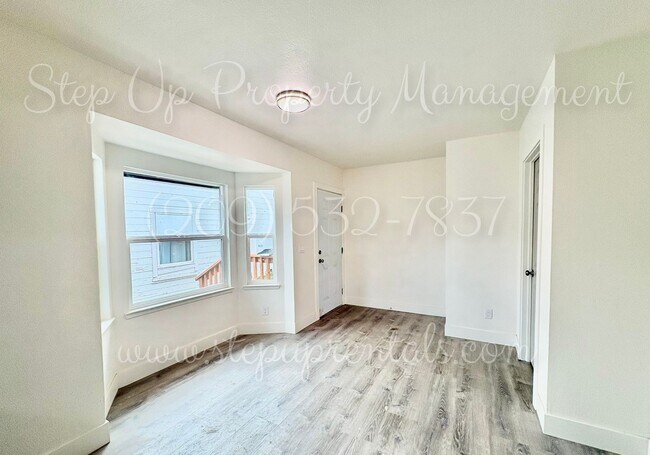 Photo - 18669 Pine St Unit B