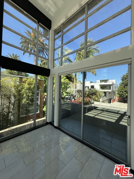 Photo - 807 Huntley Dr