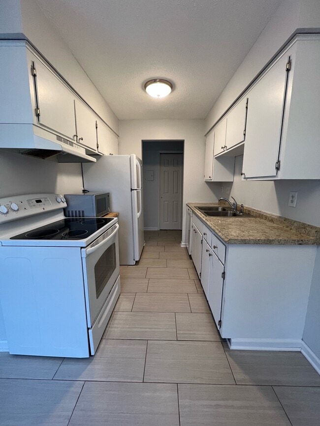 Photo - 941 11th Ave S