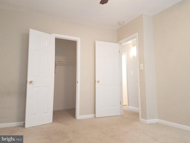 Photo - 2500 Markham Ln Unidad 5