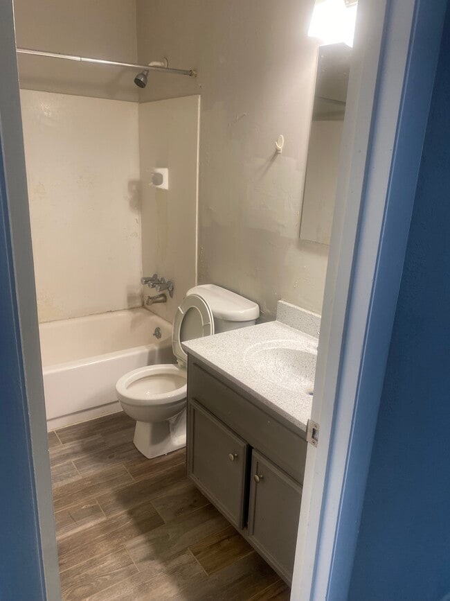 Photo - 141 Governors Dr Unit 141