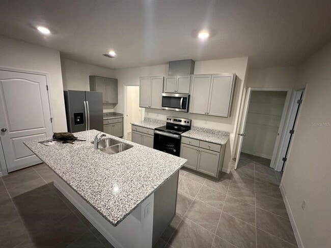 Photo - 687 Park Pl Blvd