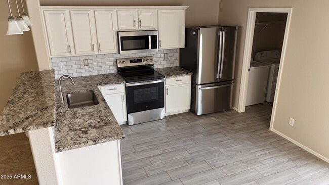 Building Photo - 1891 E Cowboy Cove Trail Rental