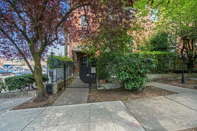 Photo - Unit Apt 16
