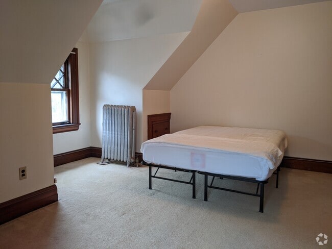 Building Photo - 588 Huron Ave Unit 3 Rental