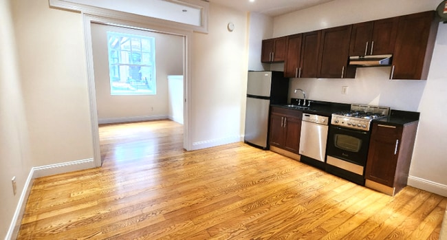 Photo - 207 W 11th St Apartment Unit 1D