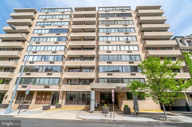 Building Photo - 1325 18th St NW Unit 807