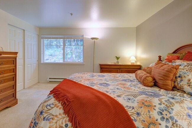 Photo - 18501 SE Newport Way