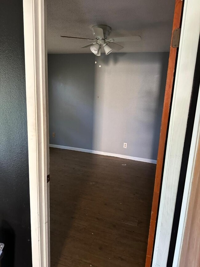 Photo - 200 SE Hanover Pl