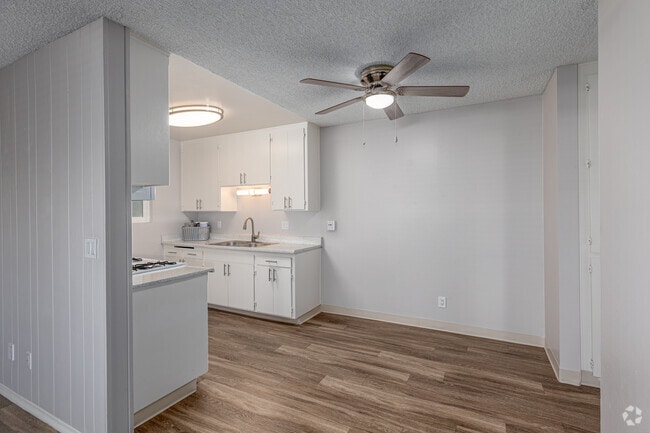 1BR, 1BA - 650SF - Dining Room - La Privada Valle Poway