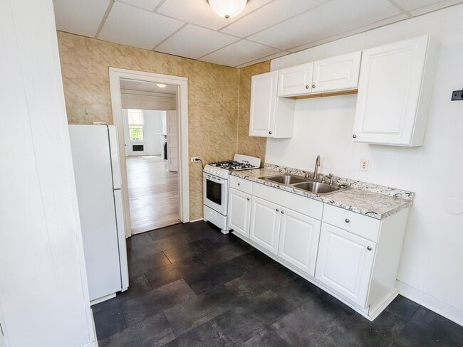 Photo - 220 Wall St Unit 1