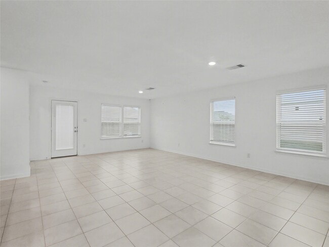 Photo - 1310 Cardinal Trail