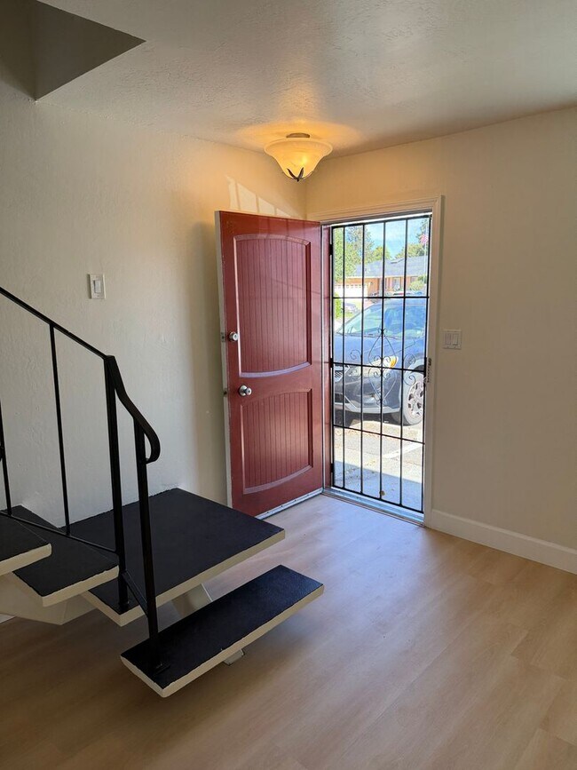 490 Edgewood Dr