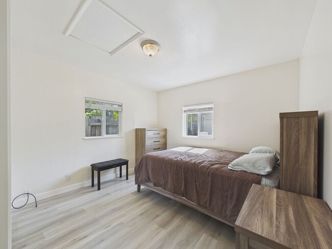 Photo - Updated 1BR in Prime Oakland Location | Flexible Furnishing Options
