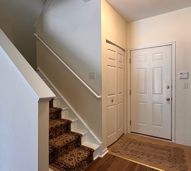 Photo - 437 Pine Lake Cir