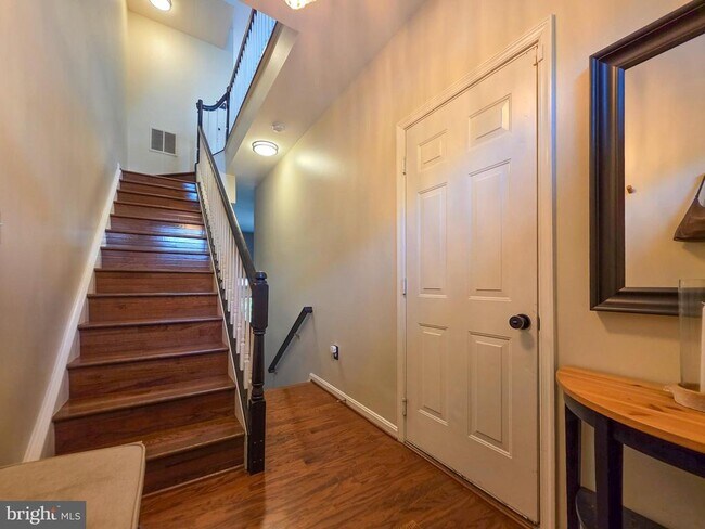 5303 Arapaho Ln