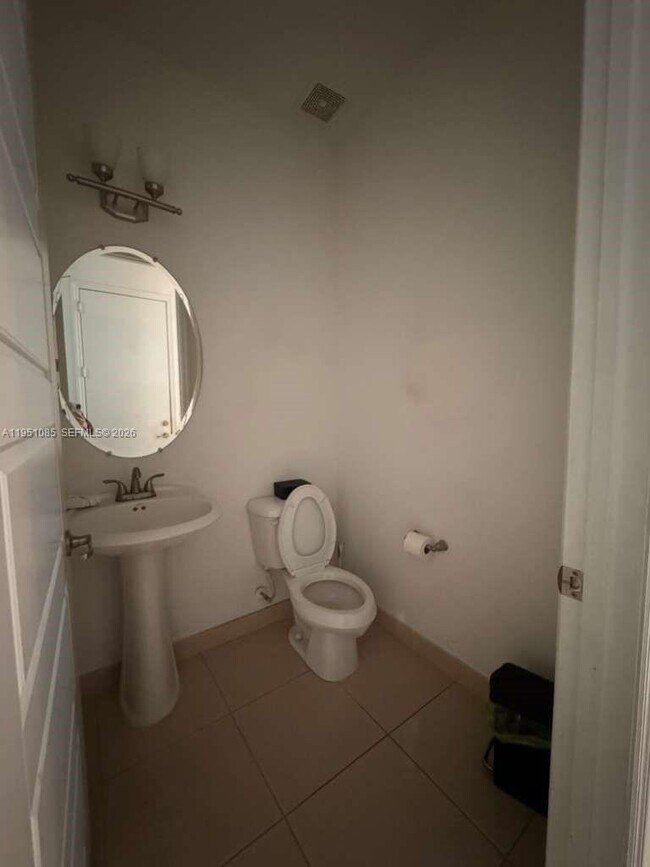 Photo - 772 NE 191st Terrace