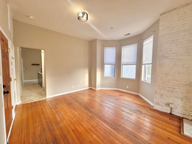 Photo - 851 N Ashland Ave Unit 3