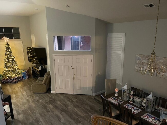 Photo - 214 Astor Way