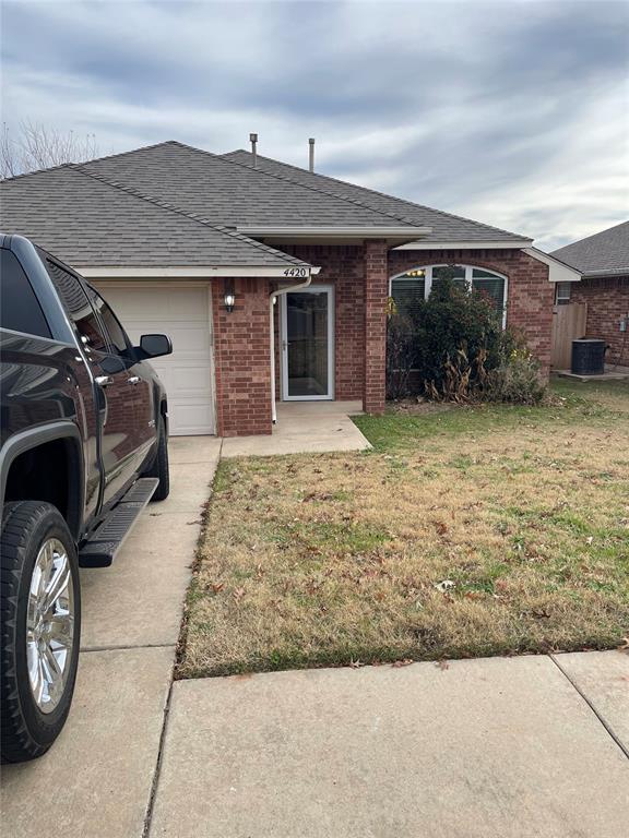 Building Photo - 4420 Applegate Dr