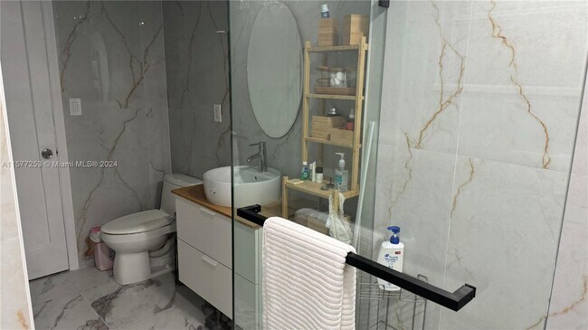 Photo - 1633 McKinley St