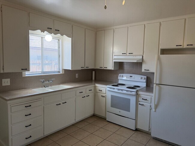 Photo - 514 W Iris Ave Unit 514 W. Iris Ave Apt A