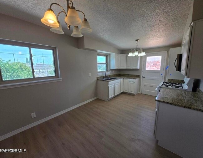 Photo - 3909 Sunrise Ave