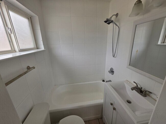 Photo - Studio Apartment Close to South Broadway! Unit 3100 S Lincoln St.