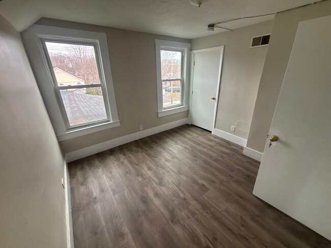 Photo - 180 Main St Unit B