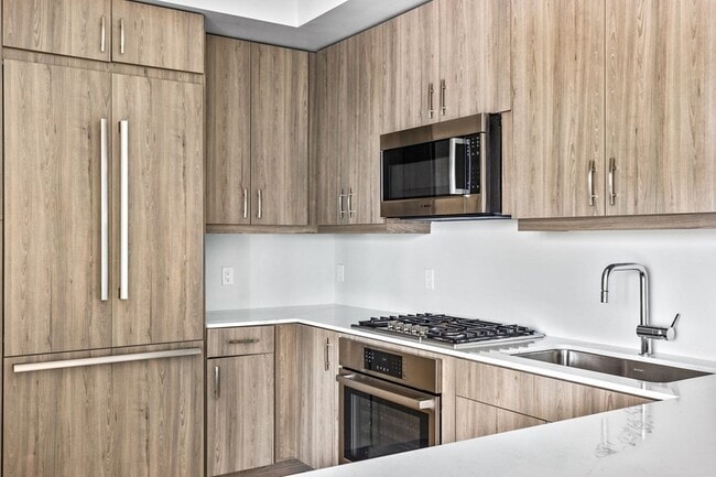 Photo - 10 Shipyard Dr Unit 204