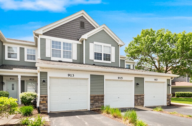 Photo - 913 Genesee Dr