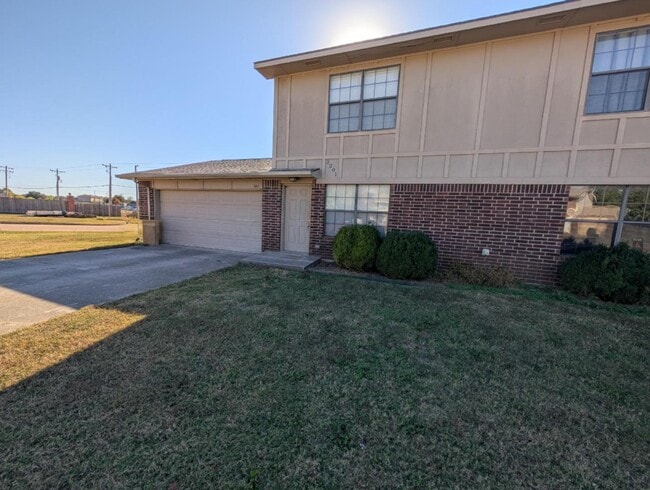 Building Photo - 3201 Lois Arlene Cir