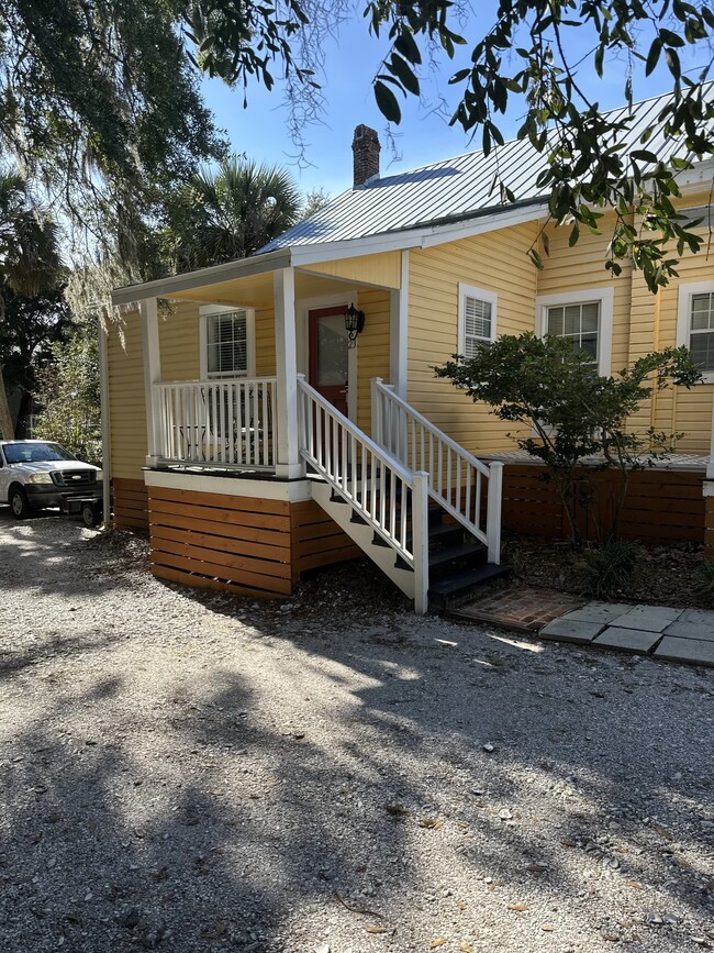 Building Photo - 80 6th St Rental