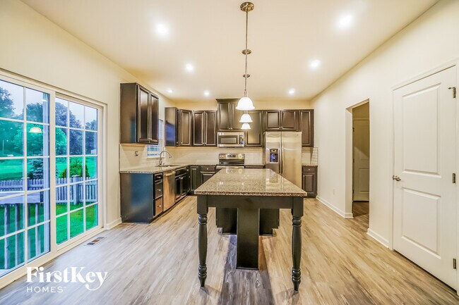 Photo - 717 Wallace Dr