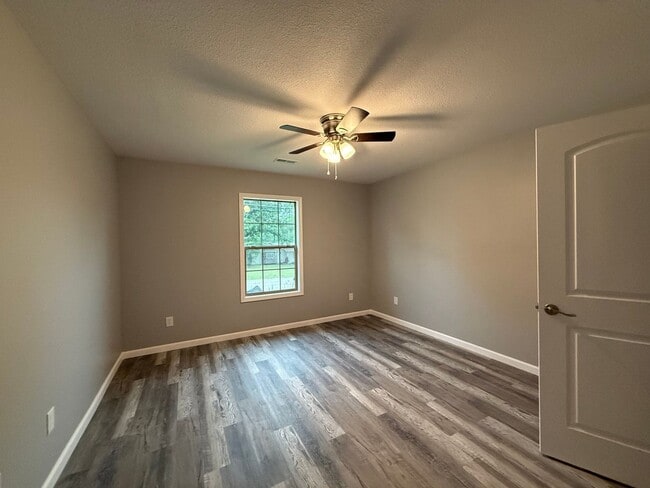 Photo - New 3 bedroom, 2 bath home for lease - Poplar Bluff MO