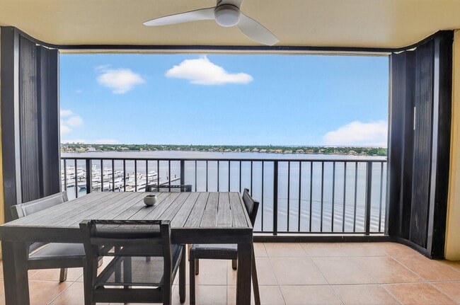 Photo - 132 Lakeshore Dr Unidad 1118