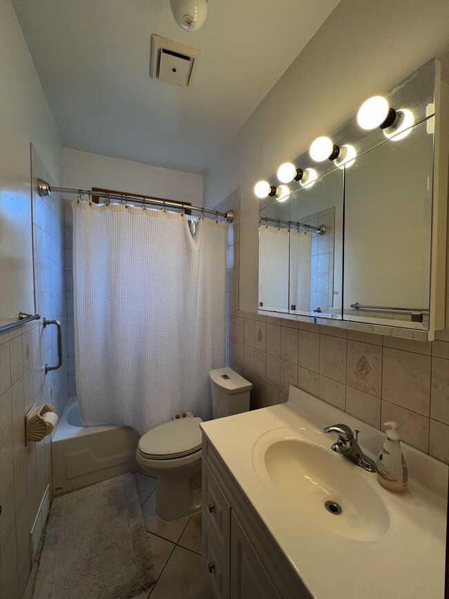Photo - 368 Dufferin St