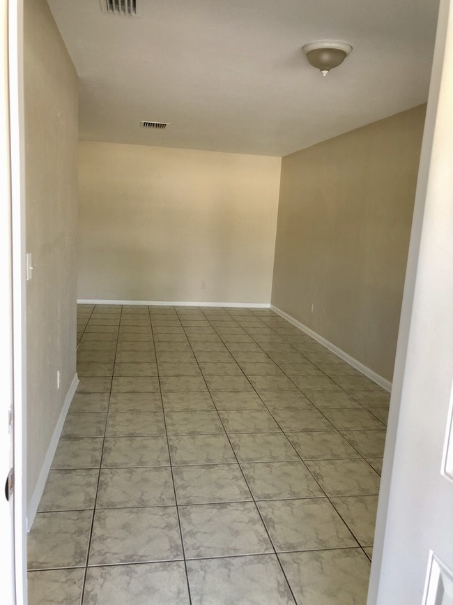 Main Entrance - 224 SW 47th Ter Unit 2