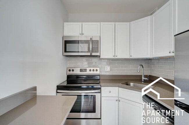 Building Photo - 817 W Lakeside Pl Unit 206 Rental