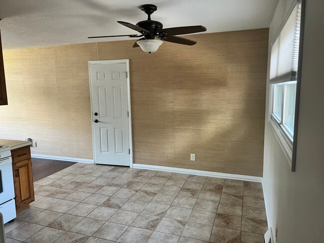 Photo - 1410 Golden Valley Dr