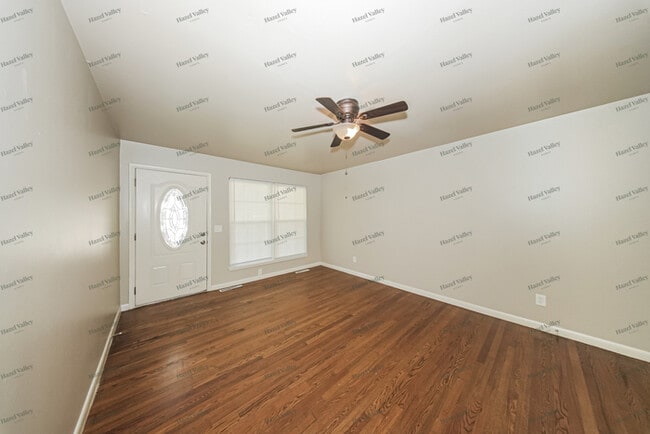 Photo - 705 Stahl Dr